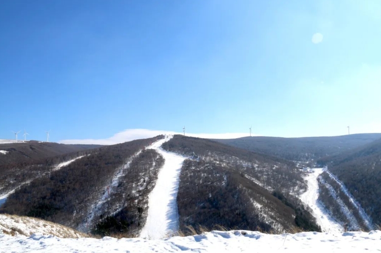 長(zhǎng)城嶺滑雪場(chǎng)